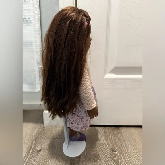 18” Our Generation - Suzee With Amputated Leg (crutches added) - Picture 9 of 12